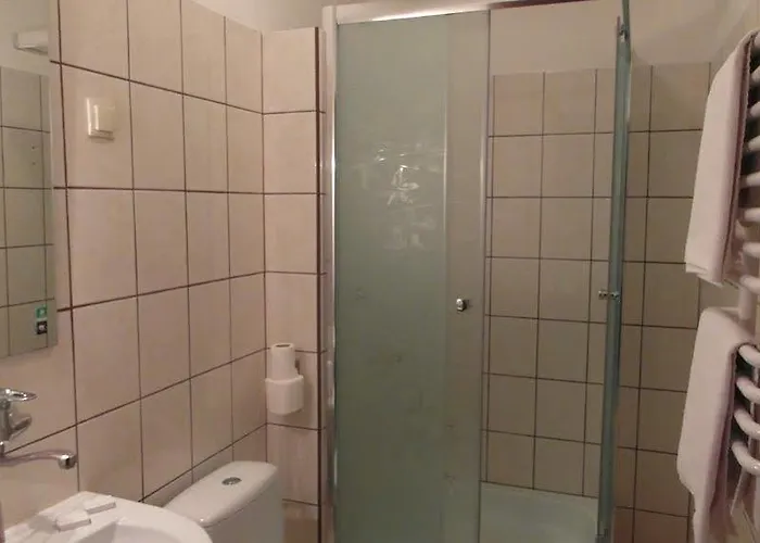 Julianow فندق 2*